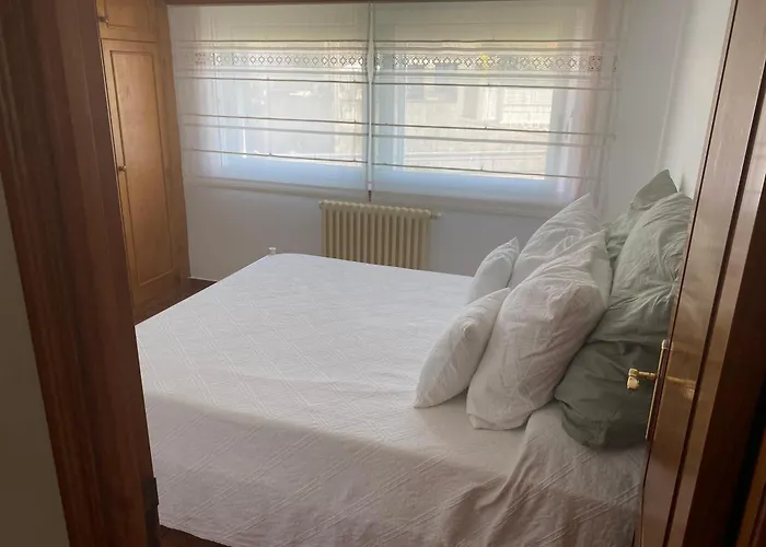 Chalet Adosado Independiente En Vigo - Canido